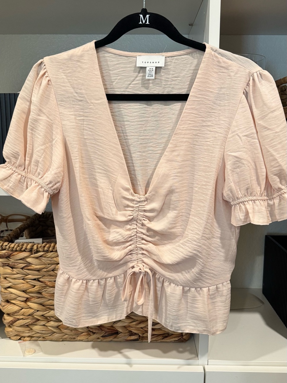 TOPSHOP Light Blush Ruched V-Neck Puff Sleeve Blouse